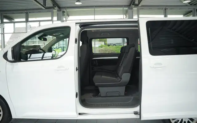 Opel Zafira view 11