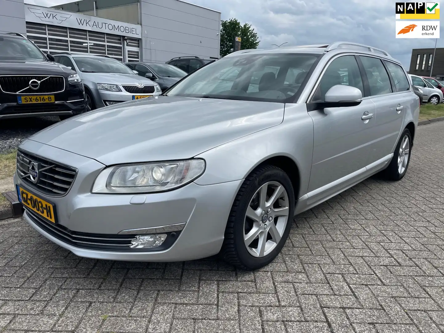 Volvo V70 2.0 D3 Inscription Edition Garantie prijs ex BPM € Grau - 1