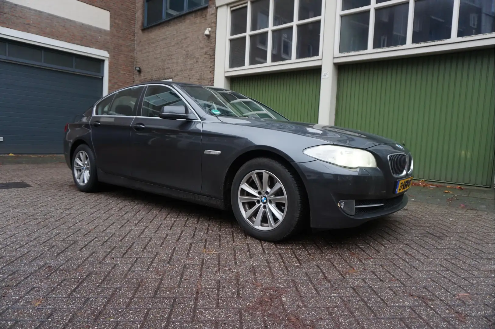 BMW 520 5-serie 520i Executive | NL AUTO | Vermogensverlie Grijs - 2