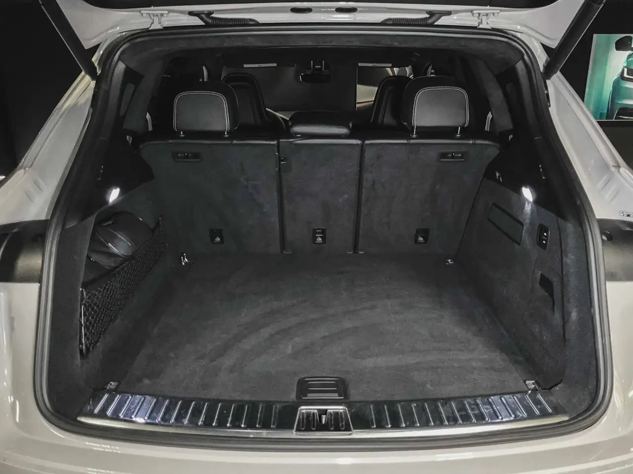 Porsche Cayenne снимка Porsche Cayenne