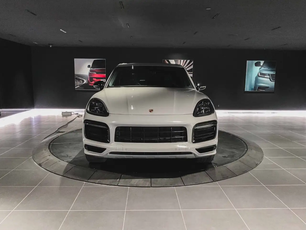 Porsche Cayenne снимка Porsche Cayenne