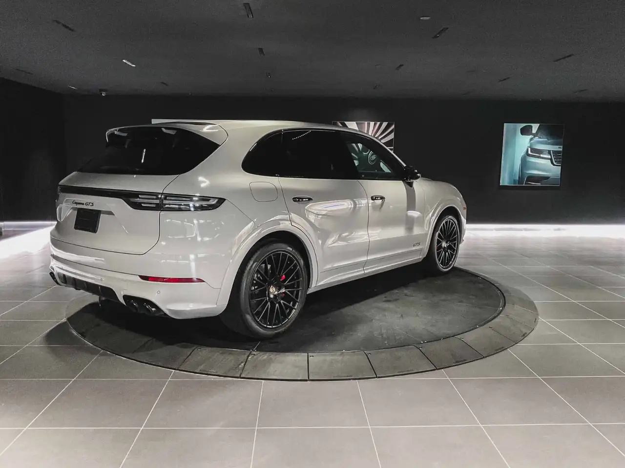 Porsche Cayenne снимка Porsche Cayenne