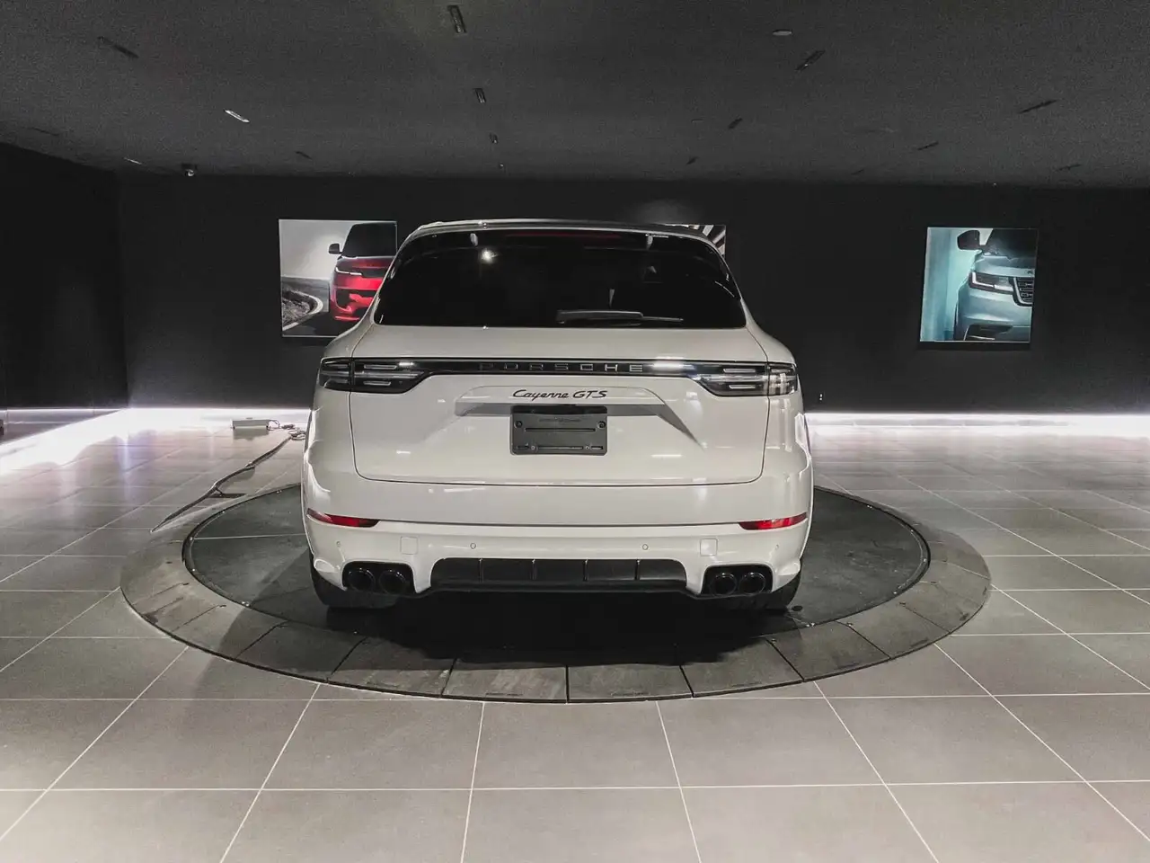 Porsche Cayenne снимка Porsche Cayenne
