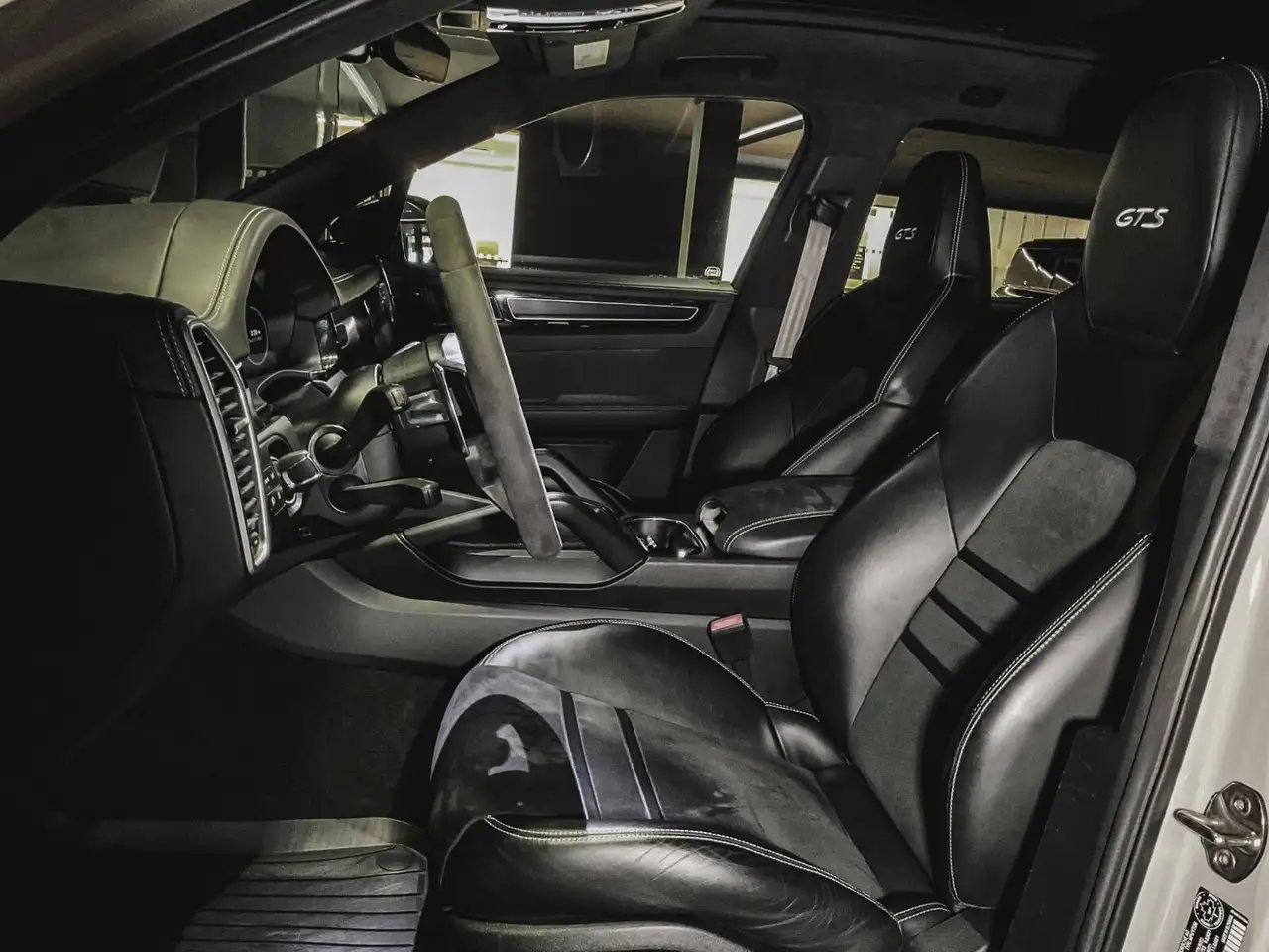Porsche Cayenne снимка Porsche Cayenne