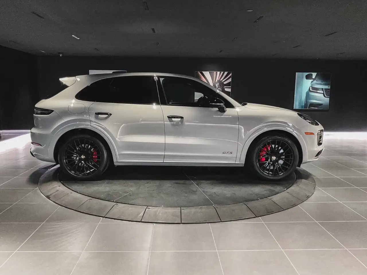 Porsche Cayenne снимка Porsche Cayenne