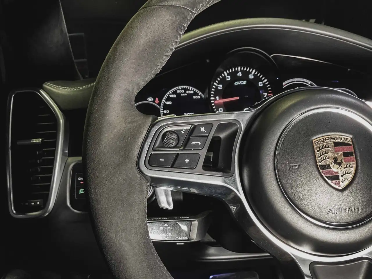 Porsche Cayenne снимка Porsche Cayenne