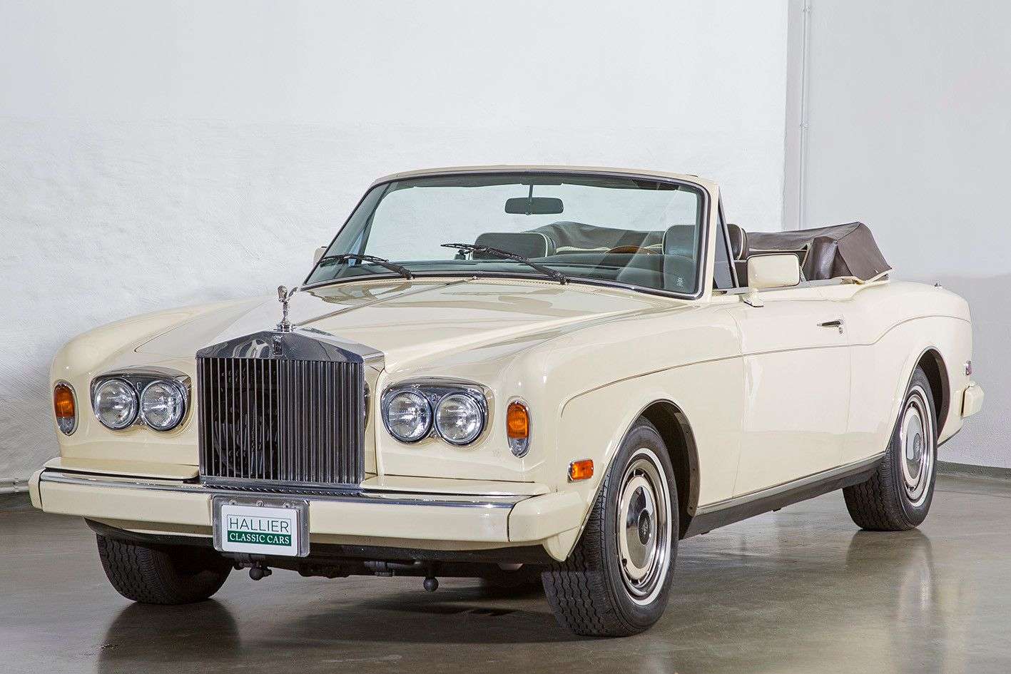 Second hand Rolls Royce Corniche 