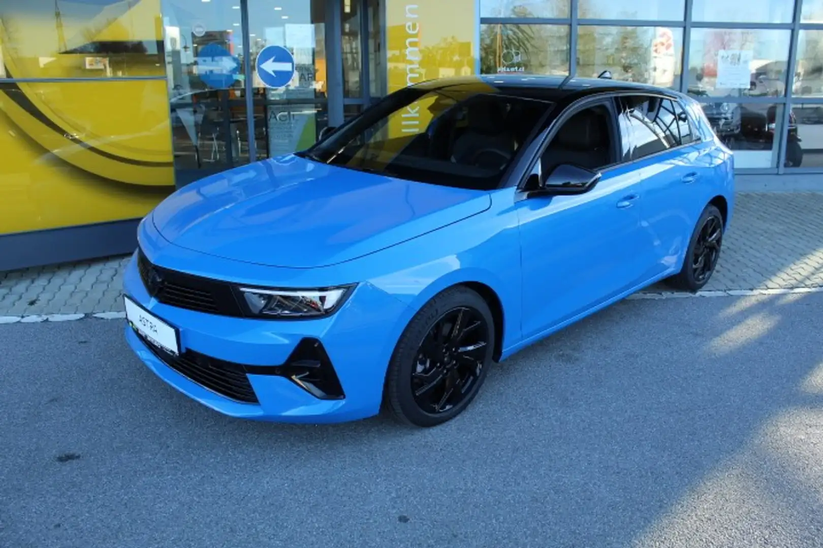 Opel Astra 1,2 Turbo Direct Injection GS Line Blau - 1