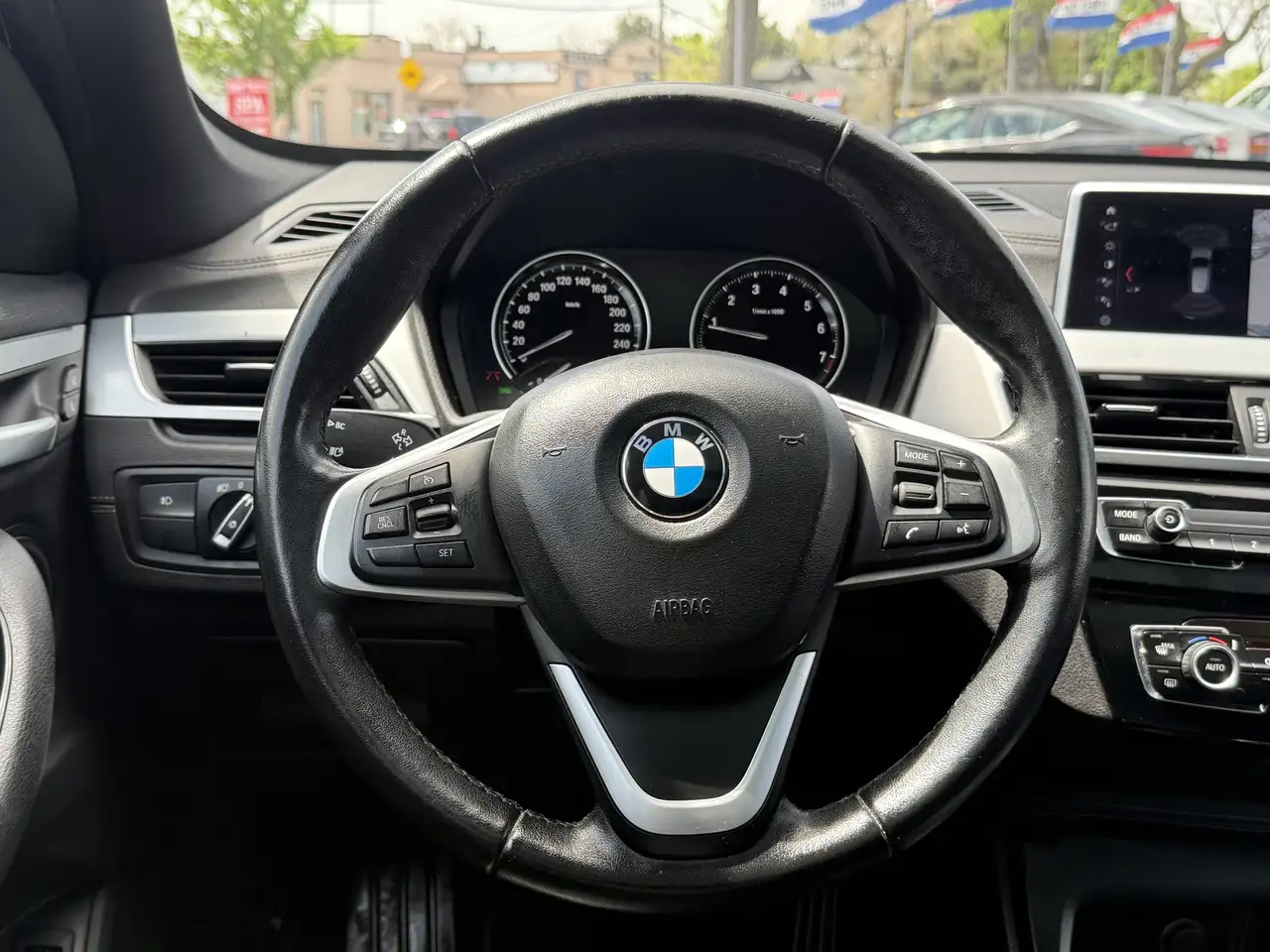BMW X1 photo BMW X1