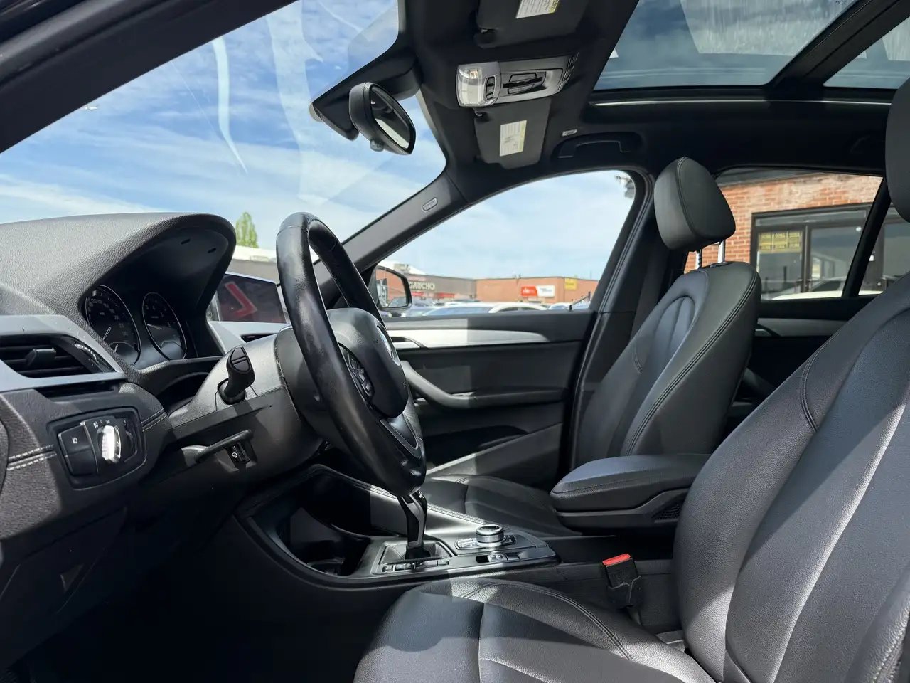 BMW X1 photo BMW X1