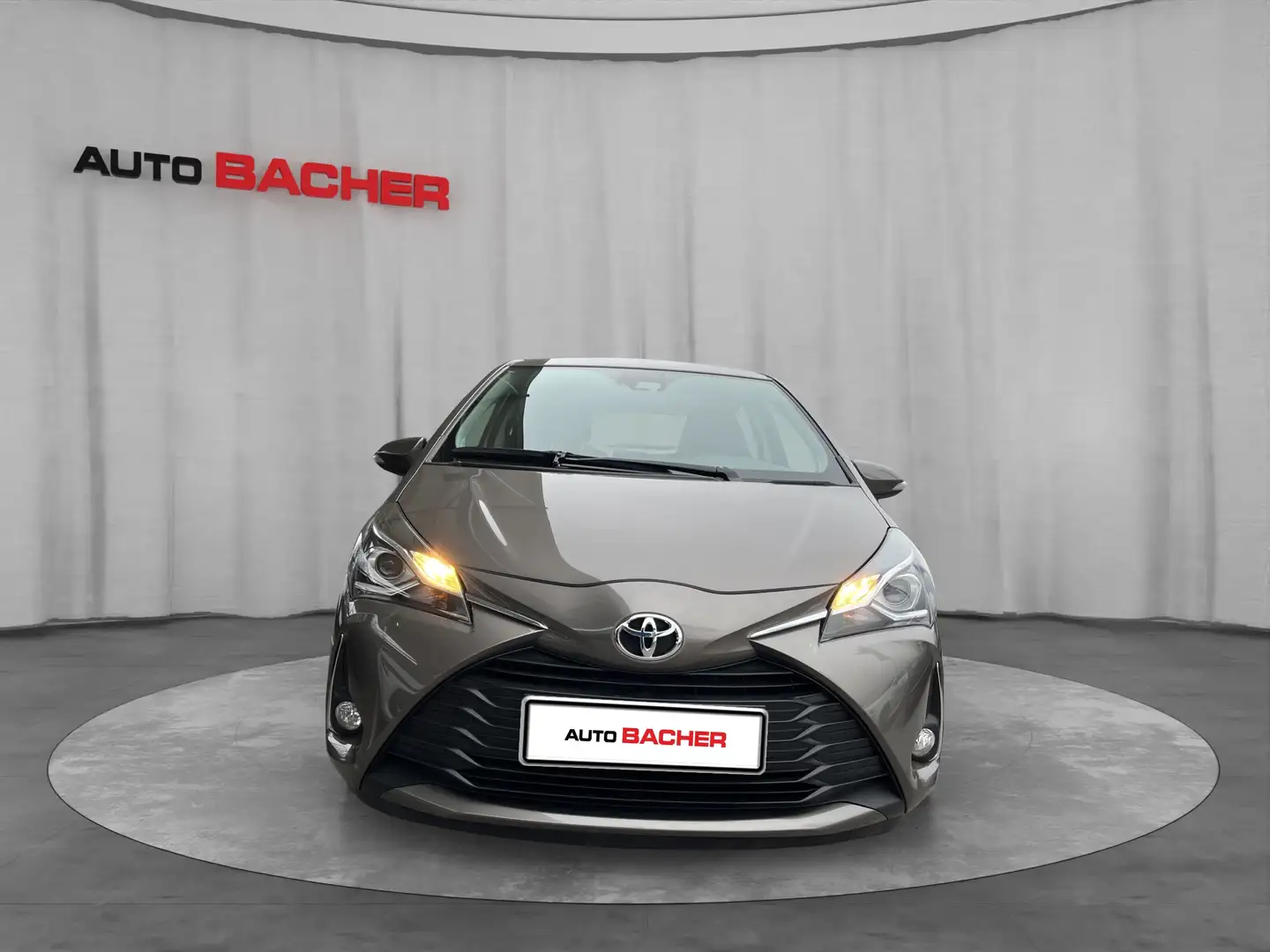 Toyota Yaris 1,0 l 5-trg. ACTIVE Marrone - 2