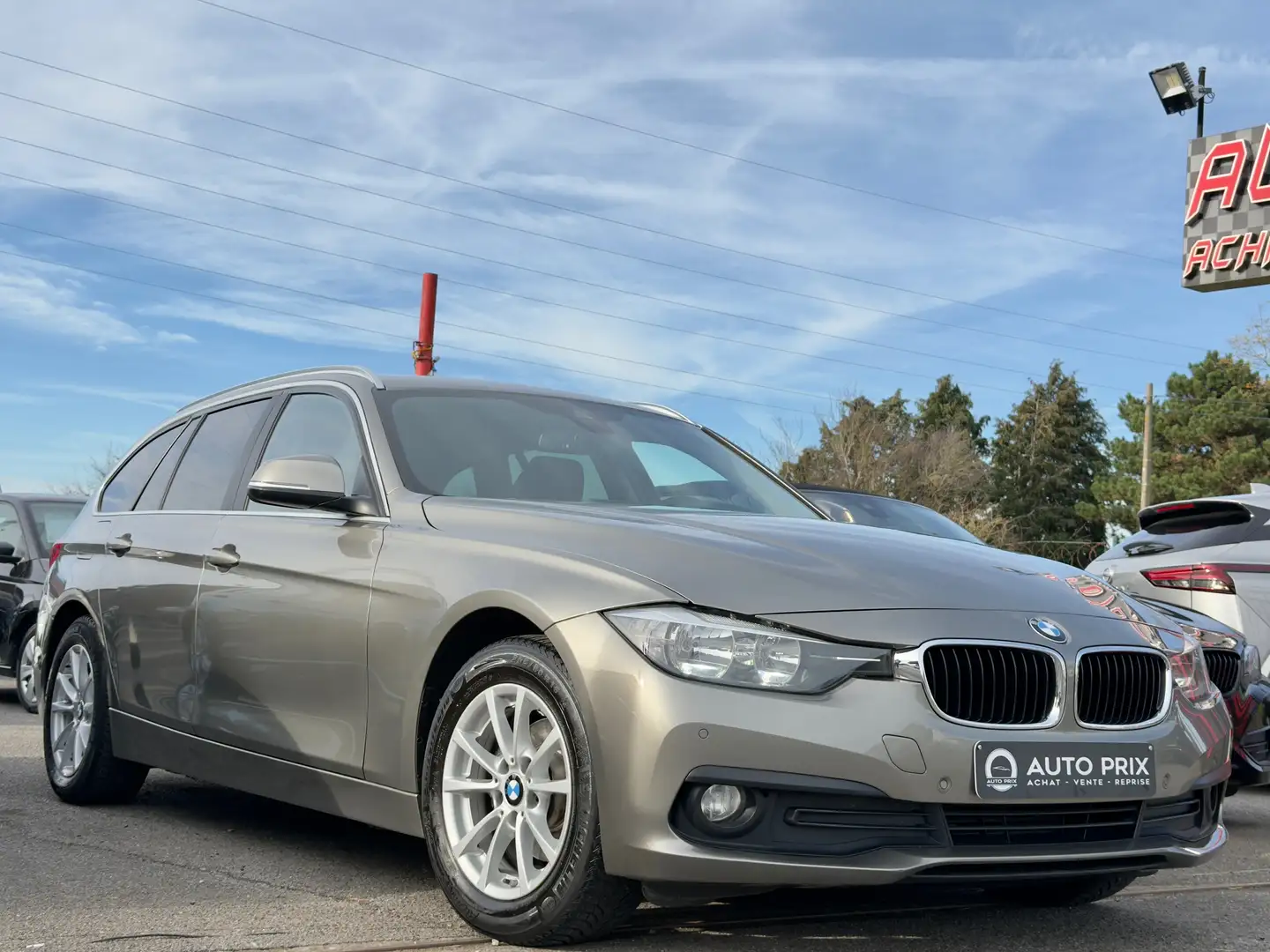 BMW 318 d Touring Pack Sport Navi Cuir Face Lift Etat Neuf Grau - 2