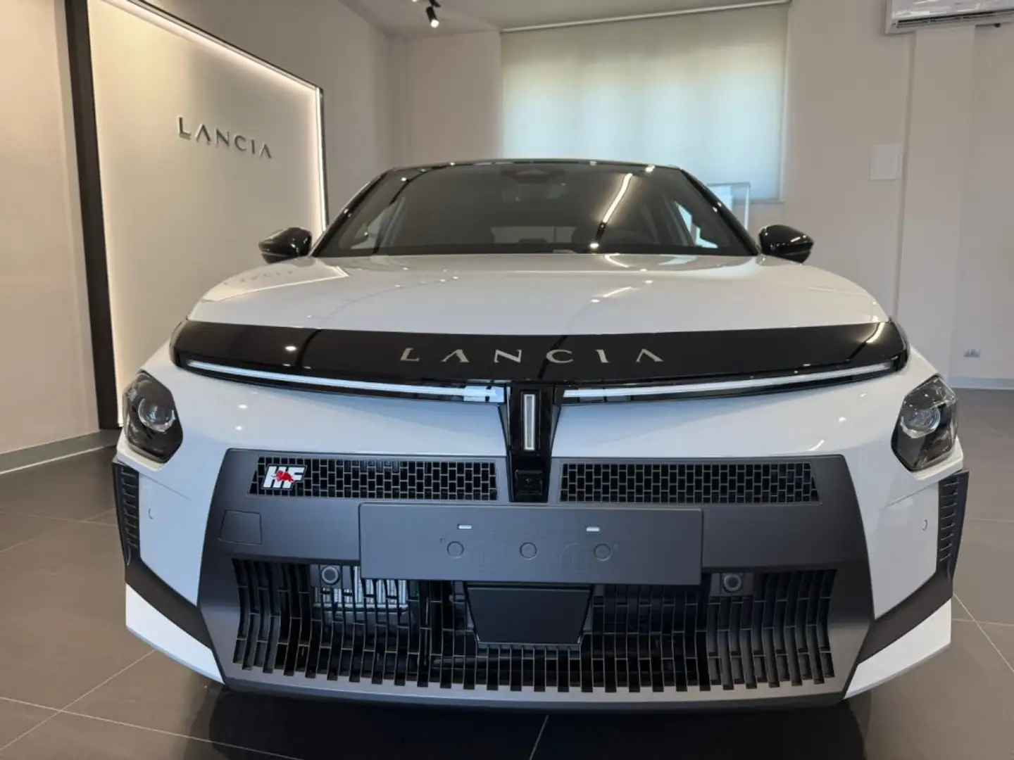 Lancia Ypsilon Hybrid e-DCT HF Line NUOVO Bianco - 2