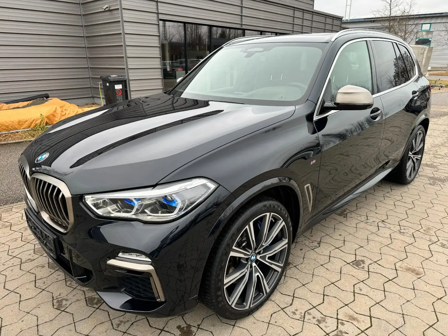 BMW X5 M i Panorama/HeadUp/Laserlicht/Nightvision Zwart - 1