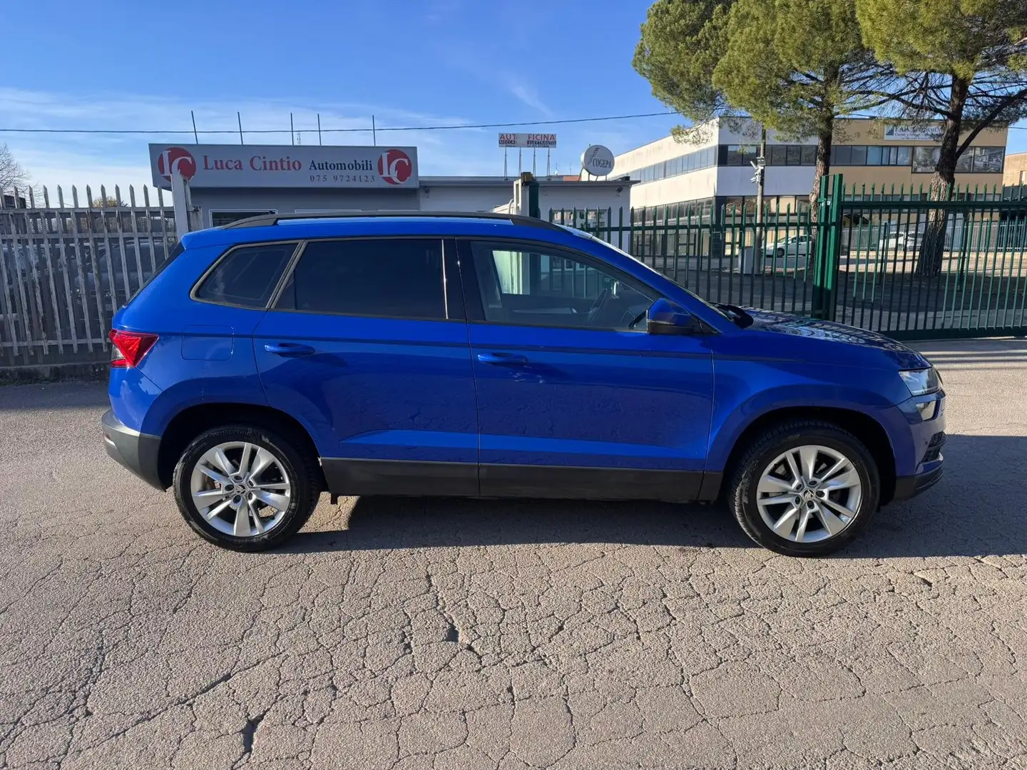 Skoda Karoq 1.6TDI STYLE 116CV Blauw - 2