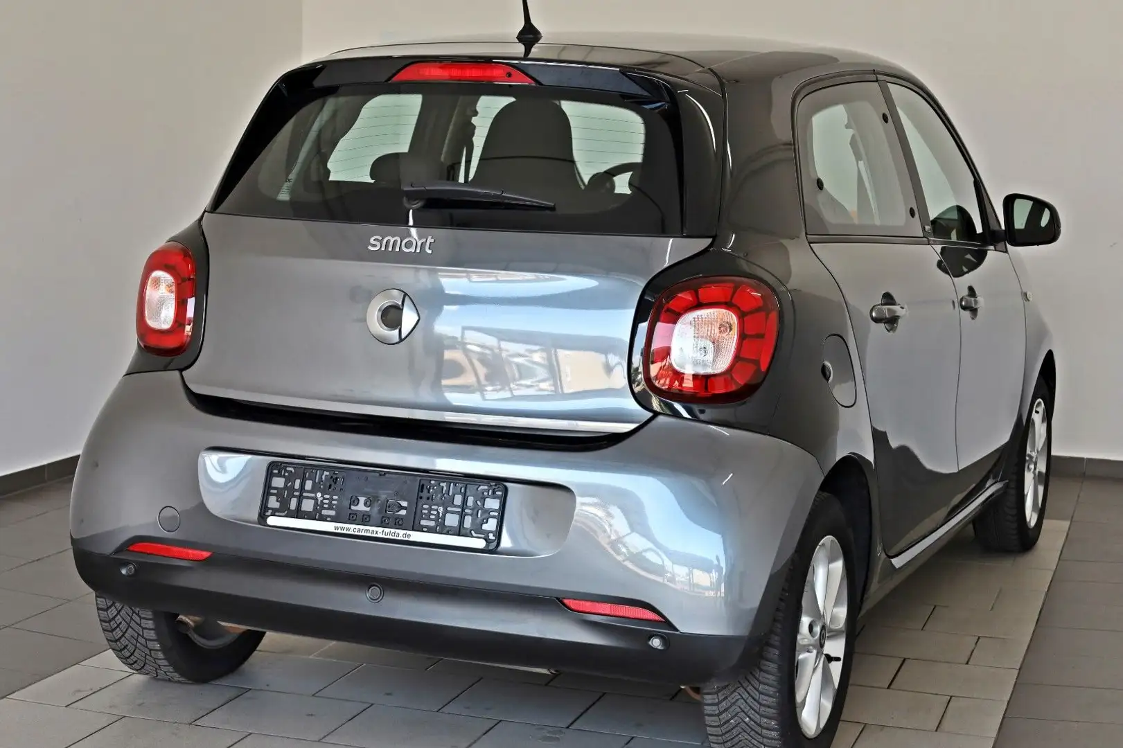 smart forFour Passion Navi,SH,PDC, Allwetterreifen Grau - 2