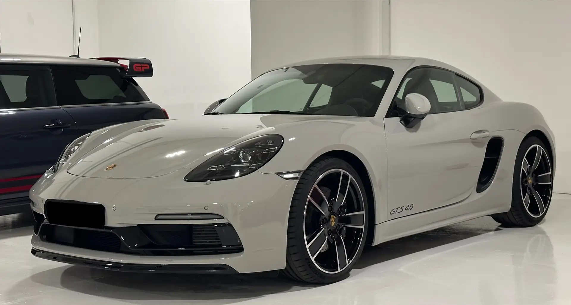 Porsche 718 Cayman GTS 4.0 Grigio - 1