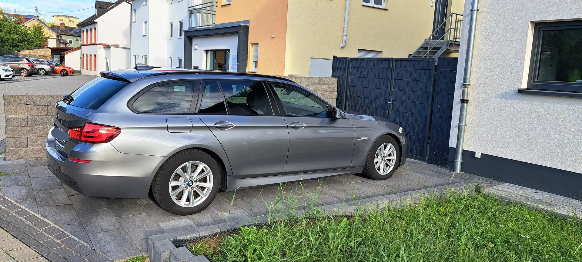BMW 520 520d Touring Sport Grau - 2
