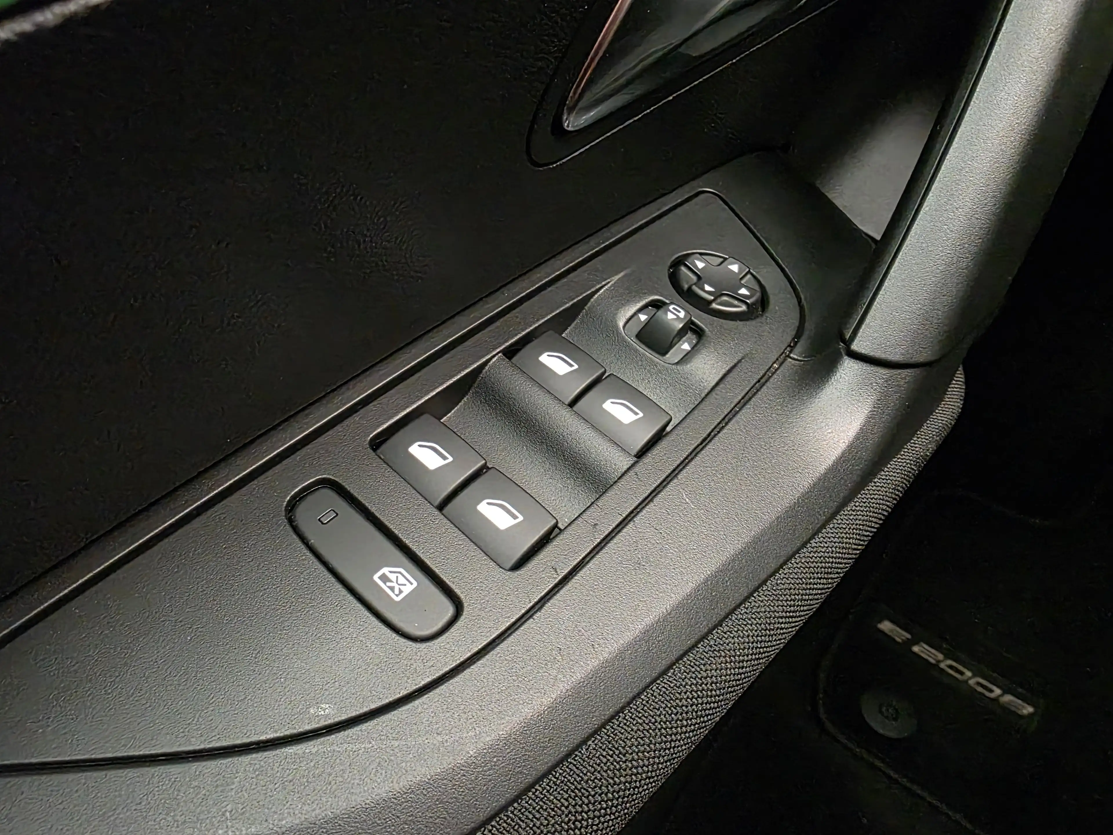 Peugeot e-2008 EV Active 50 kWh Carplay | Parkeersensoren | Keyle — photo 16