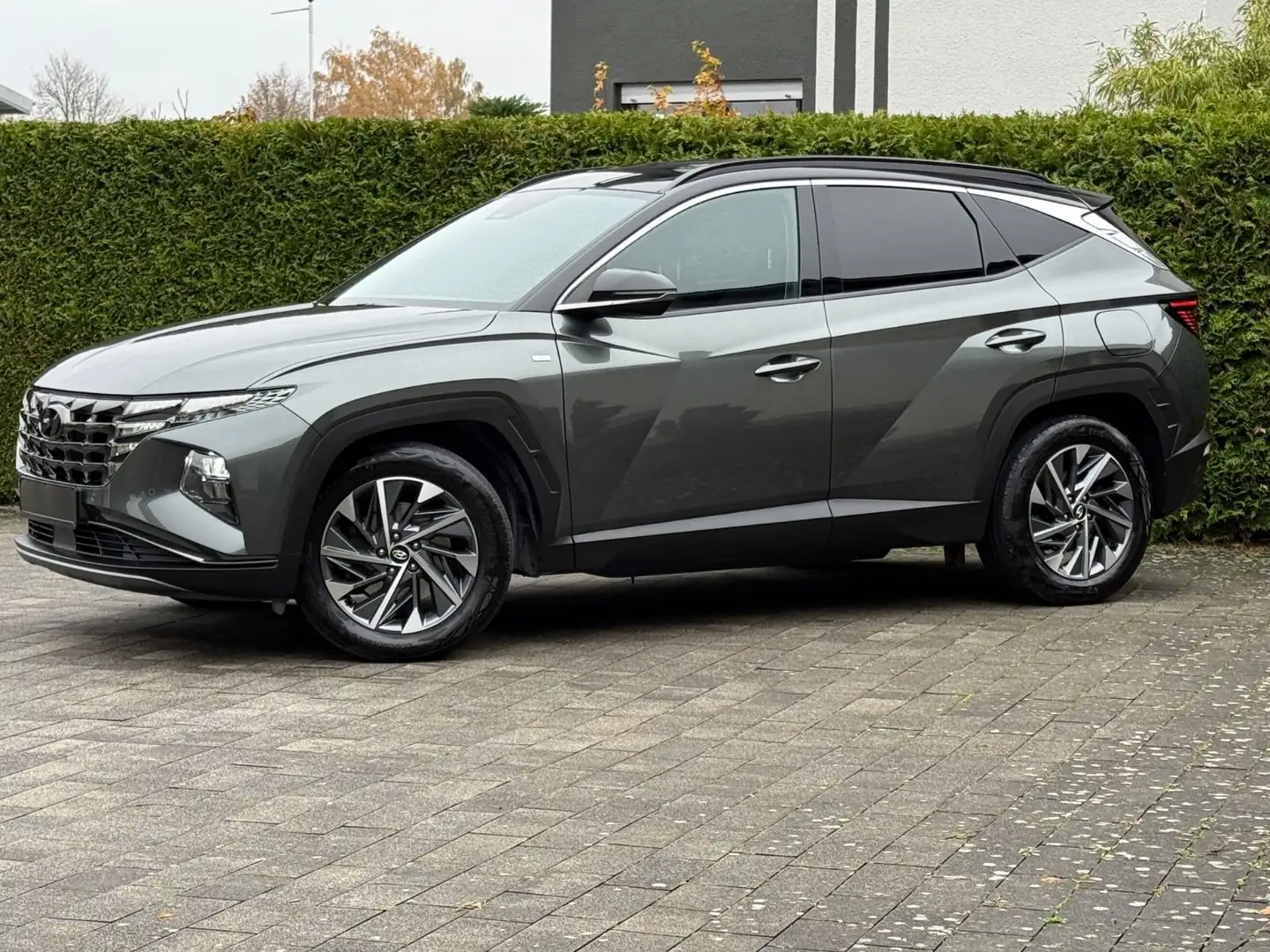 Hyundai TUCSON HTRAC Mild-Hybrid 4WD Automatik *ALLRAD* Gris - 2