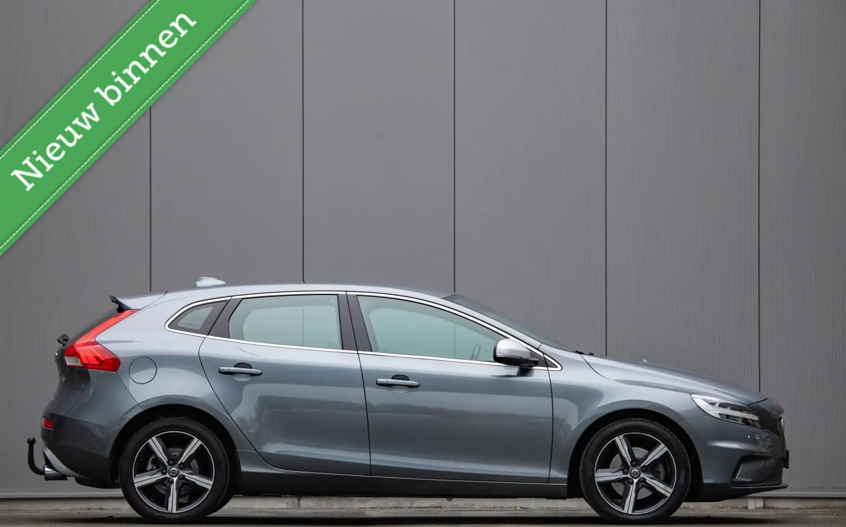 Volvo V40 2.0 T4 Business Sport R-Design | Trekhaak | Naviga Gris - 1
