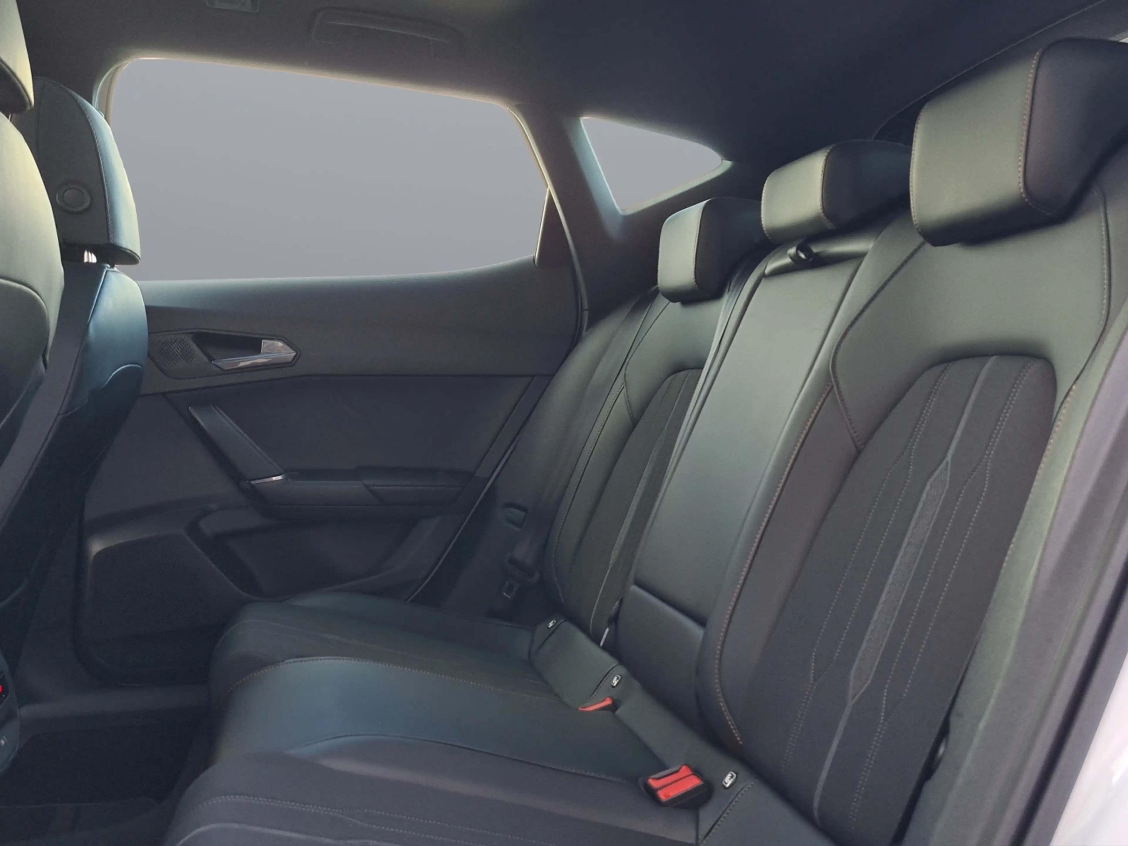 CUPRA Formentor 1.5 TSI DSG +AHK+PANOD+NAVI+LED+DCC+KAMERA+SHZ+PD — photo 13