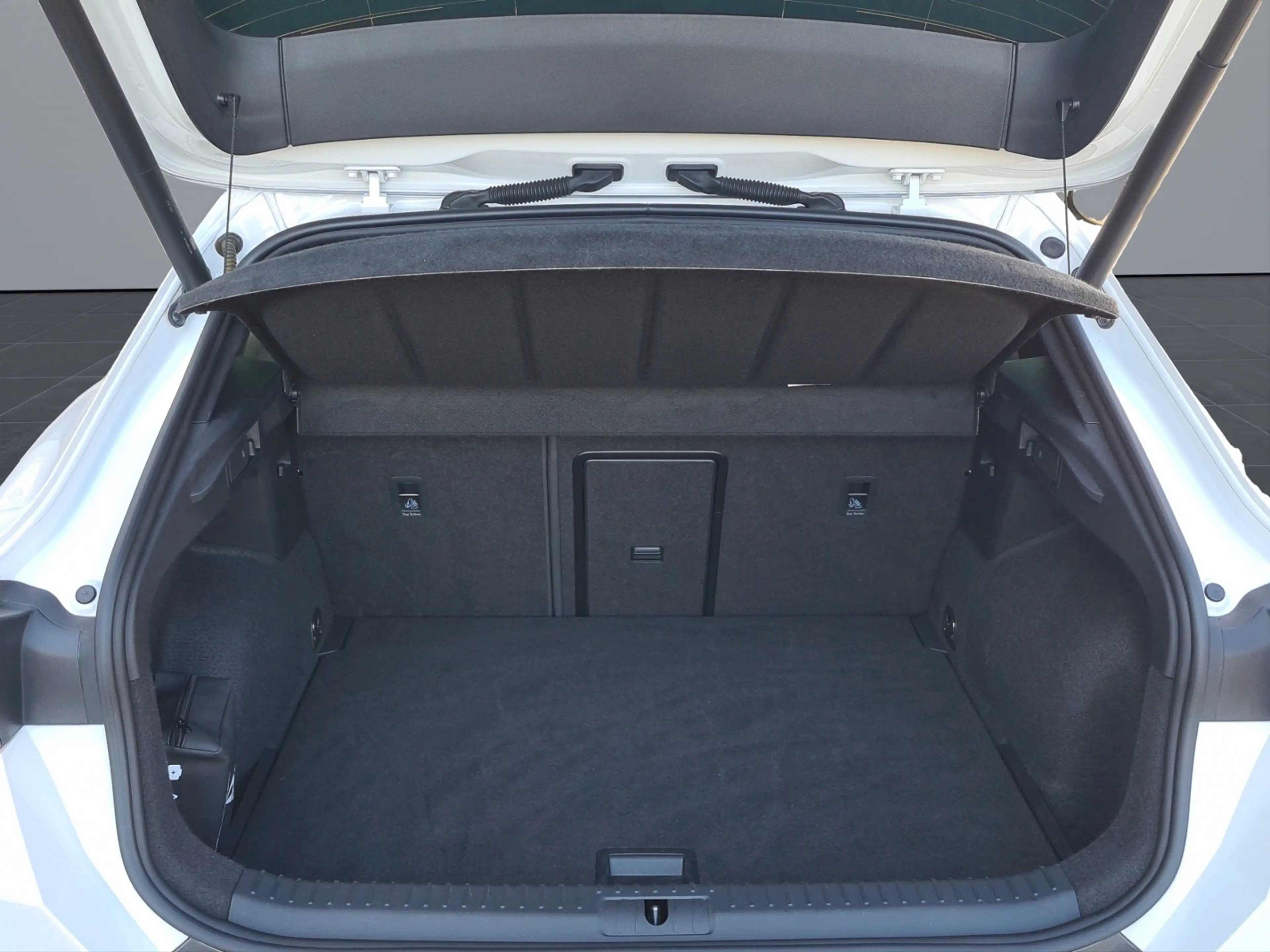 CUPRA Formentor 1.5 TSI DSG +AHK+PANOD+NAVI+LED+DCC+KAMERA+SHZ+PD — photo 21