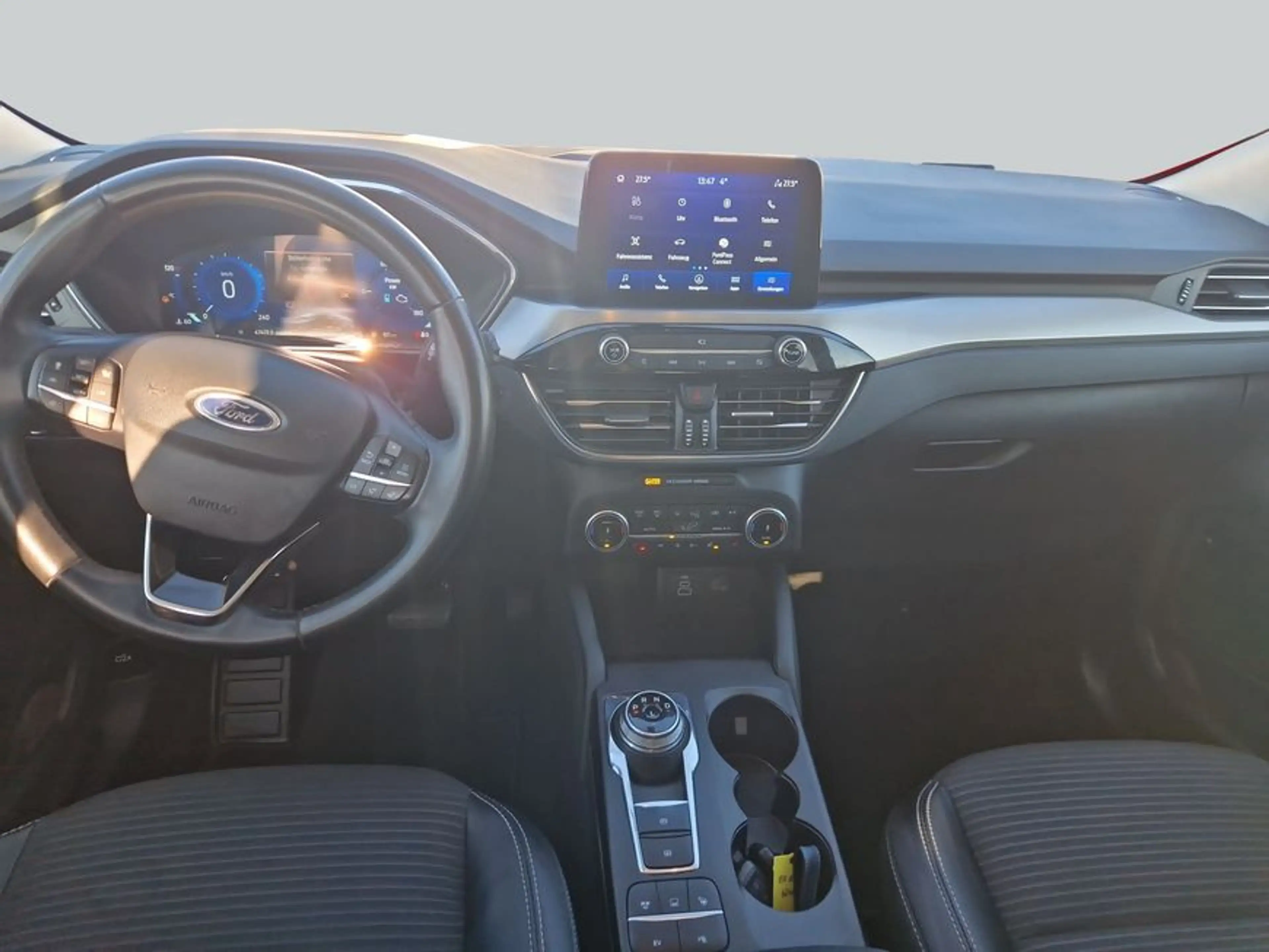 Ford Kuga 2.5 Duratec PHEV TITANIUM X — photo 12