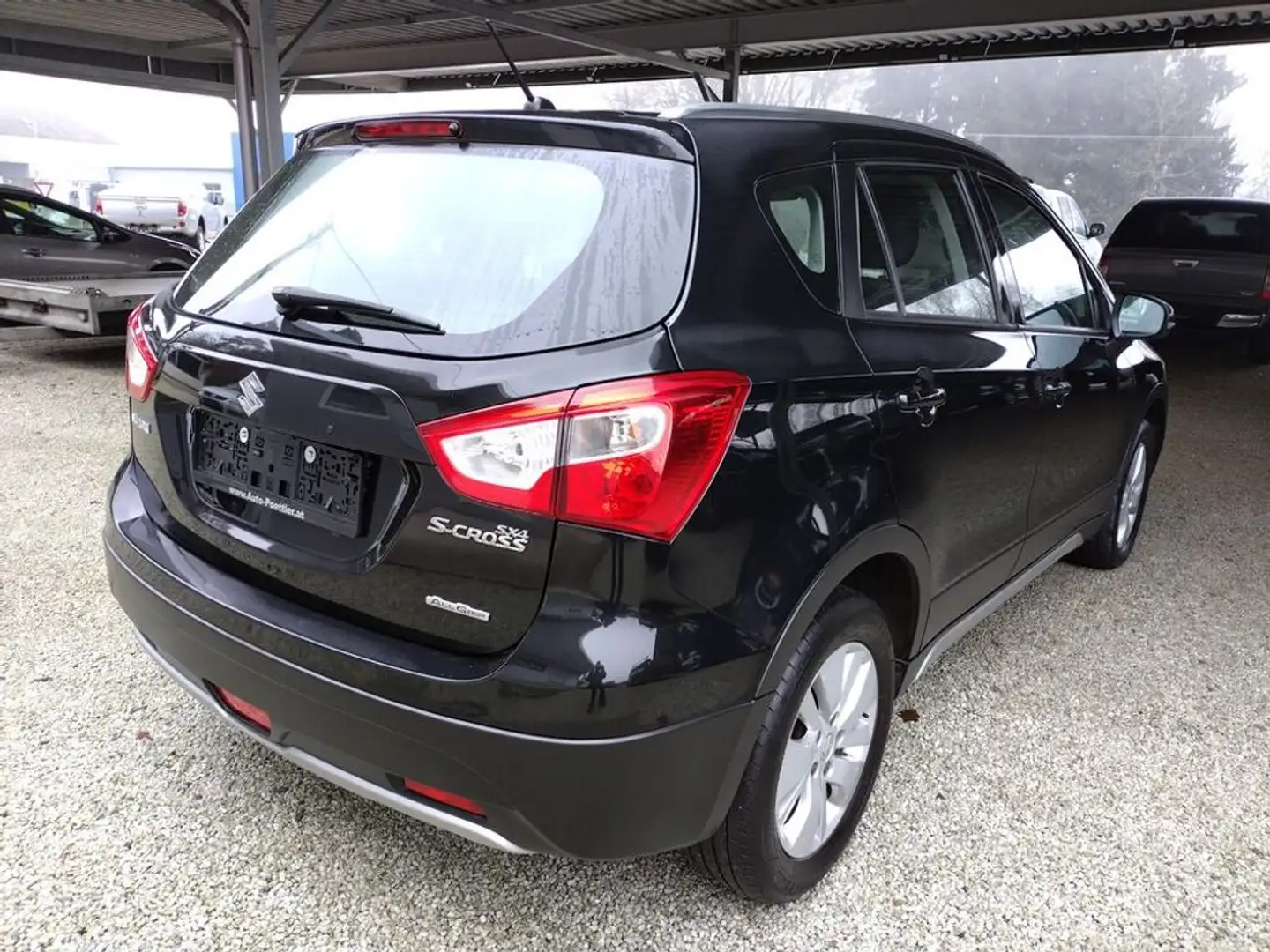 Suzuki SX4 S-Cross 1,6 DDiS Allgrip shine !1.Besitz! Schwarz - 2