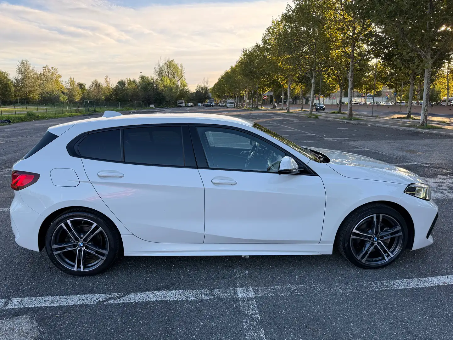 BMW 116 Serie 1 F40 116d Msport. Garanzia BMW 06/2028 Weiß - 2