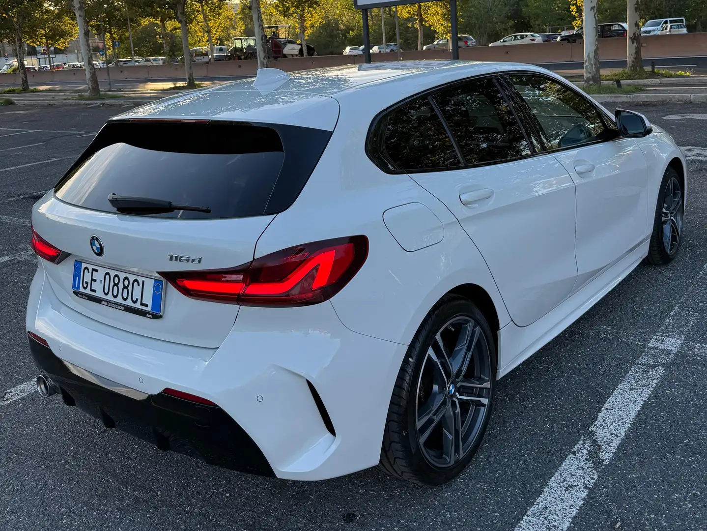 BMW 116 Serie 1 F40 116d Msport. Garanzia BMW 06/2028 Weiß - 1