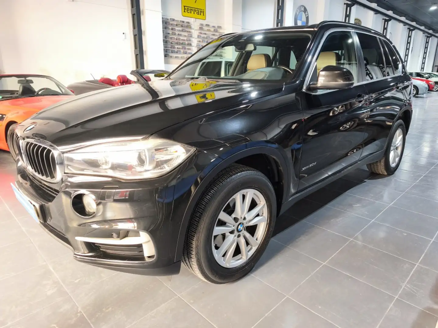 BMW X5 xDrive 30dA Czarny - 2