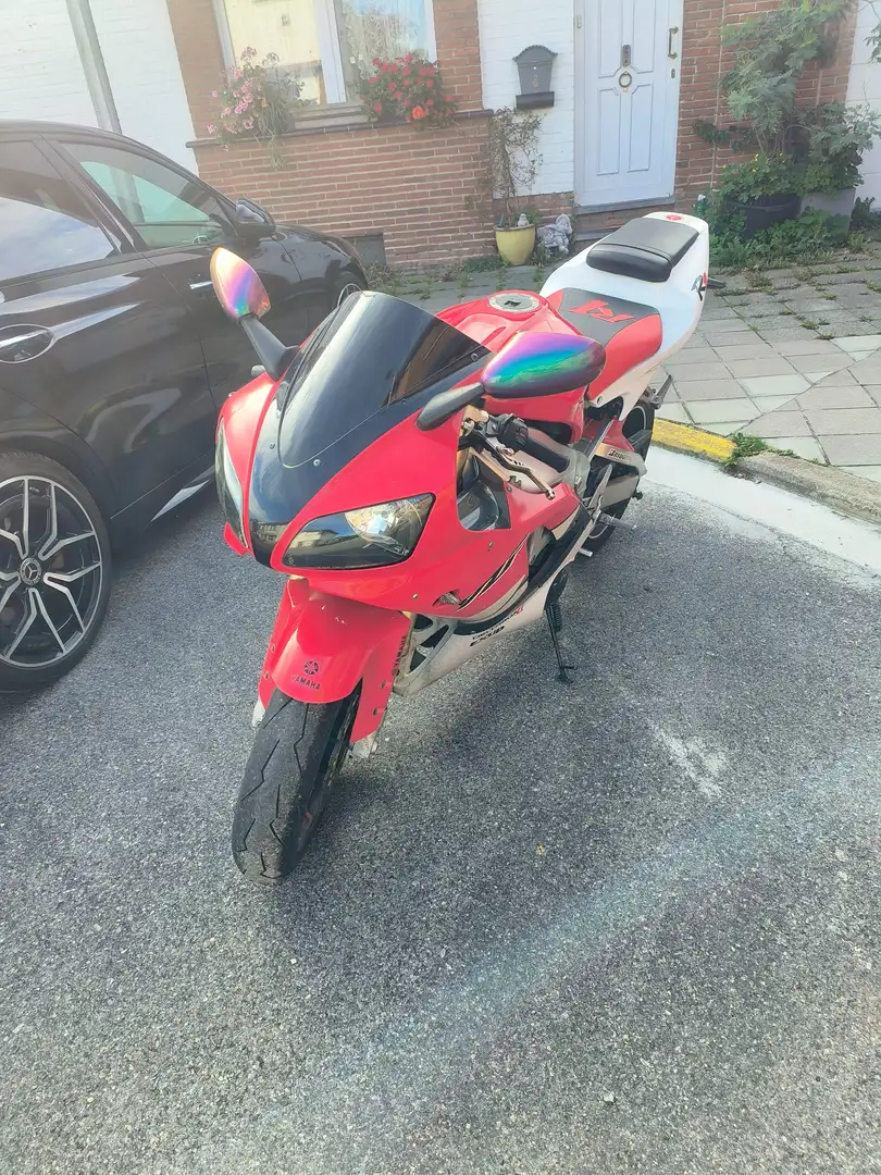 Yamaha YZF-R1 Rouge - 1