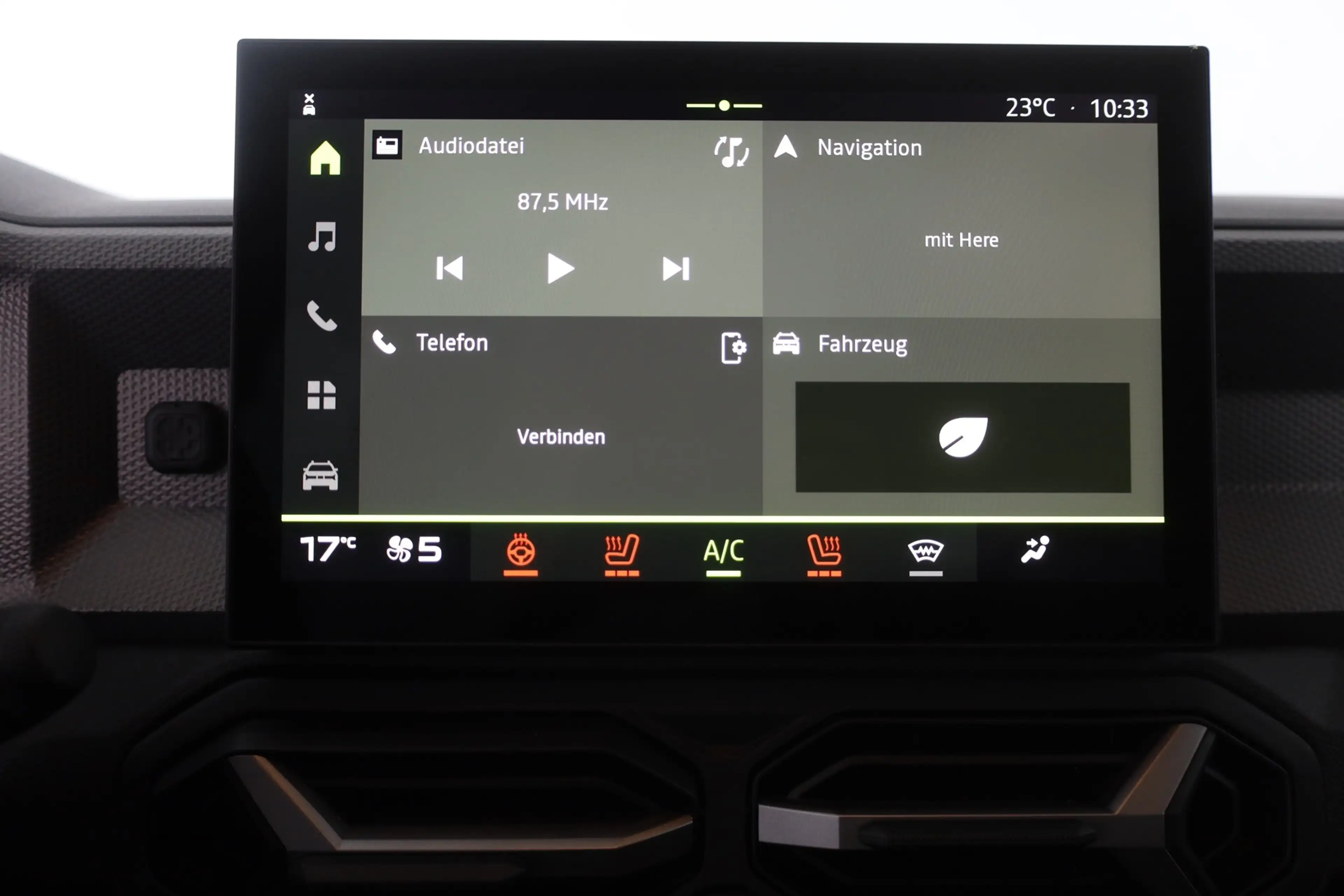 Dacia Duster Journey mHev 140 LED Navi Kamera — photo 11