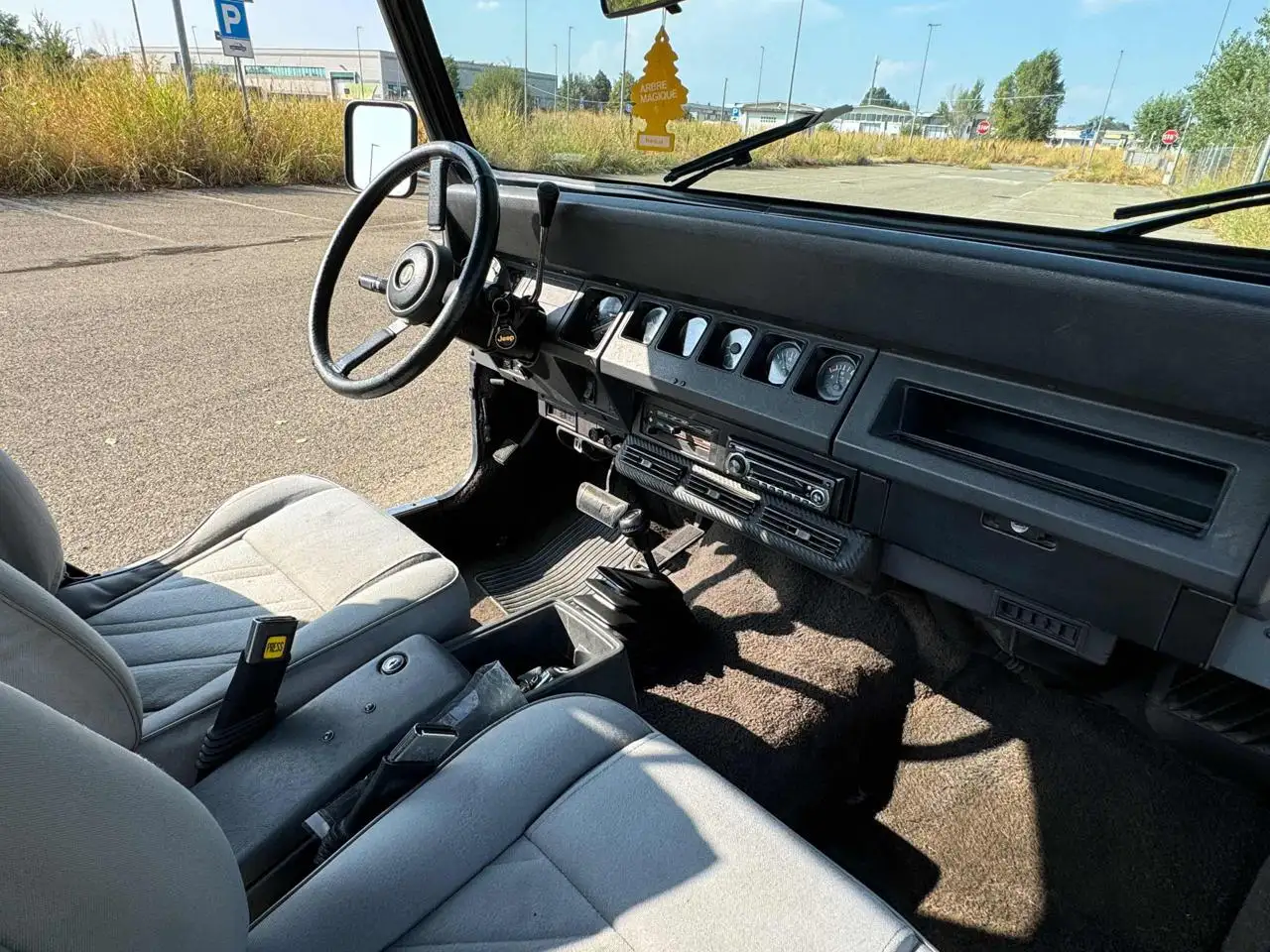 Jeep Wrangler YJ 4.0 Automatik+klima, foto 9