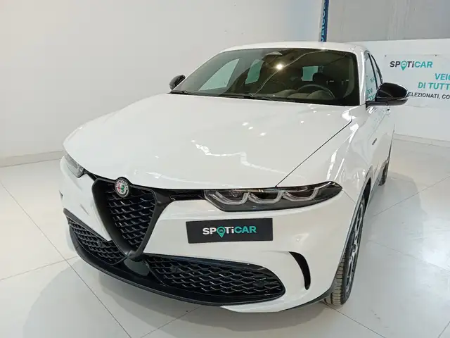 Alfa Romeo Tonale view 2