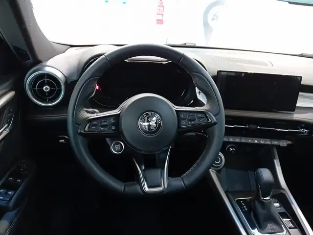 Alfa Romeo Tonale view 11