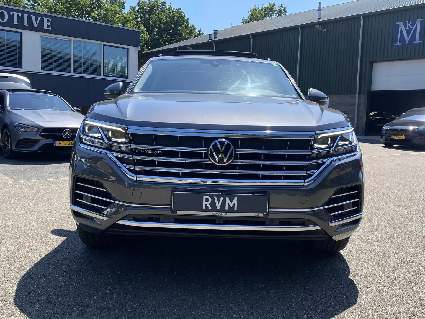 Volkswagen Touareg 3.0 TSi eHybrid 4MOTION Elegance ELEK. TREKHAAK | Grijs - 2