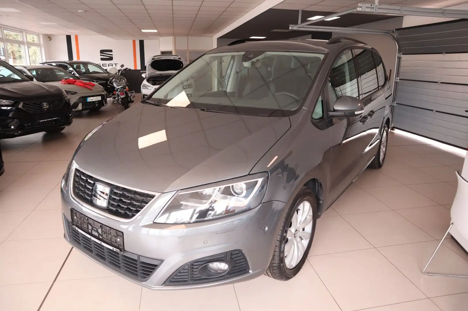 SEAT Alhambra Style/NAVI/FULL LINK/AHK/7-Sitzer Grau - 1