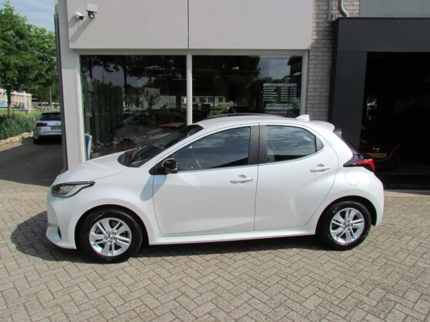 Mazda 2 1.5 Hybrid 116pk VVT-i CVT Agile Weiß - 1