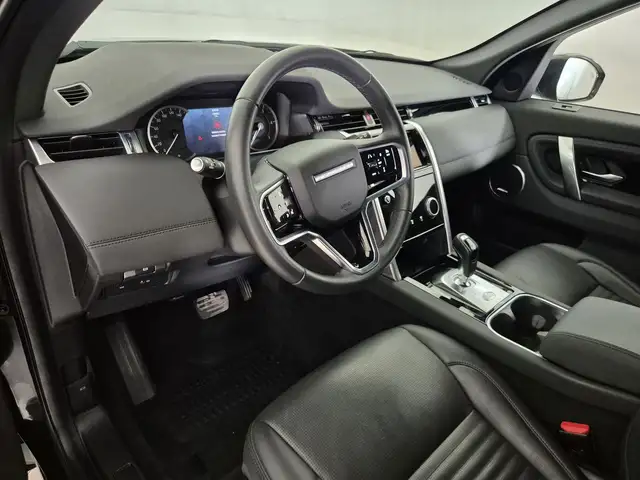 Land Rover Discovery Sport view 15