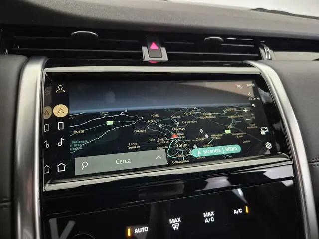 Land Rover Discovery Sport view 11