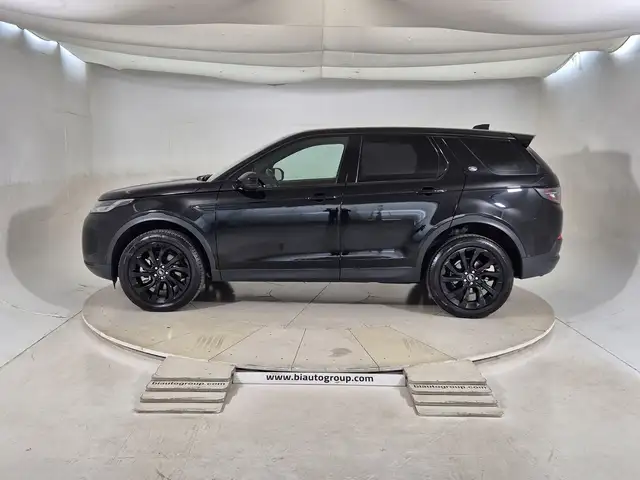 Land Rover Discovery Sport view 6