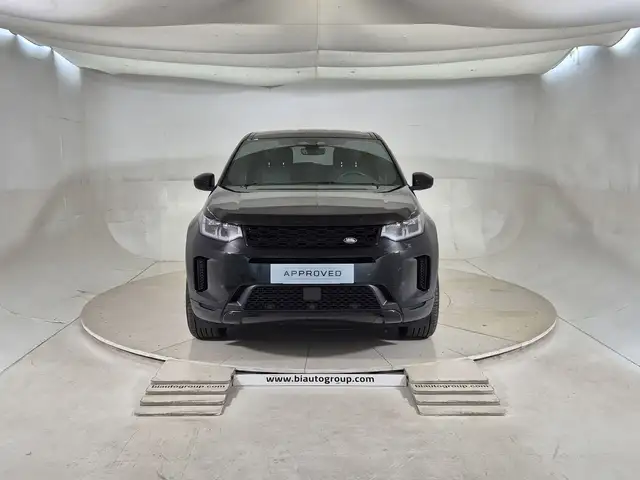 Land Rover Discovery Sport view 8