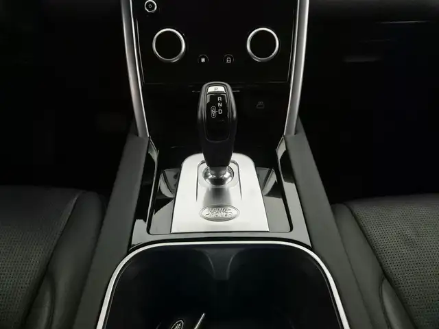 Land Rover Discovery Sport view 10