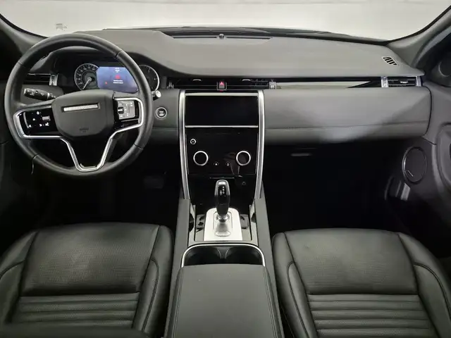 Land Rover Discovery Sport view 4