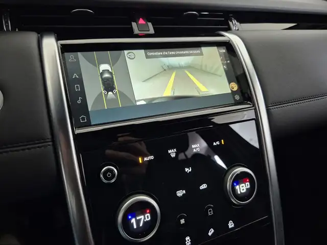 Land Rover Discovery Sport view 14