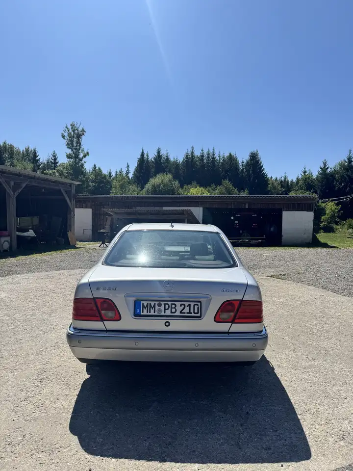 Mercedes-Benz E 320 4-Matic Elegance, foto 3