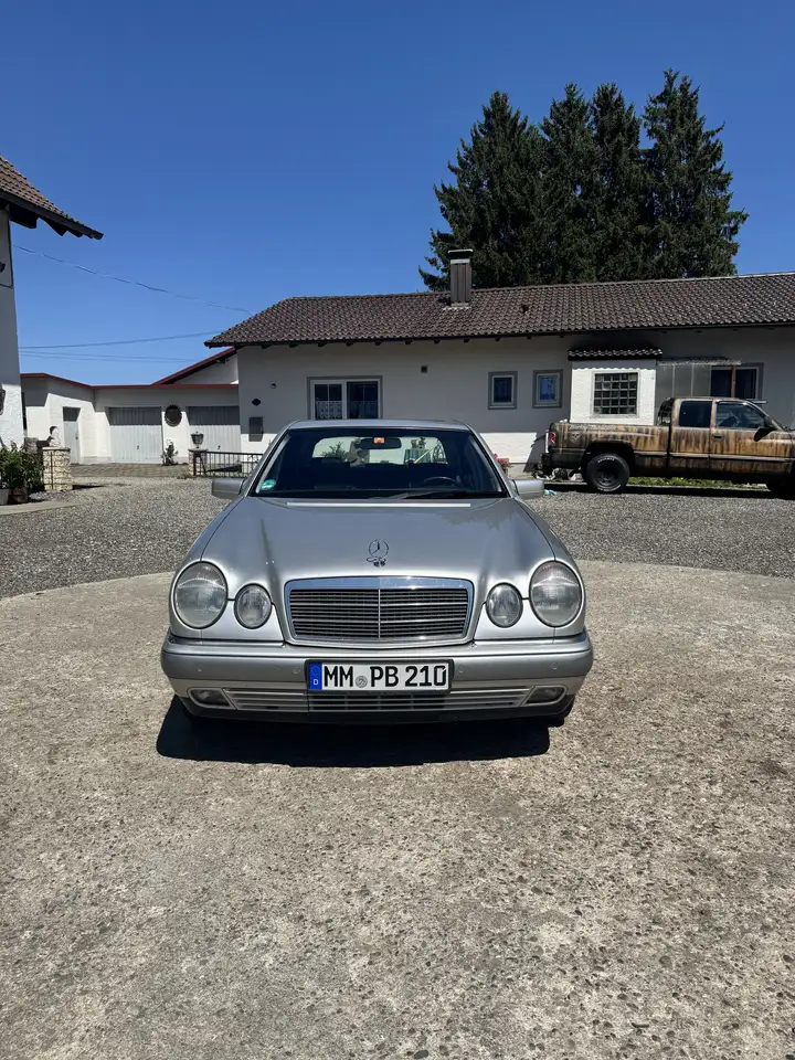 Mercedes-Benz E 320 4-Matic Elegance, foto 1