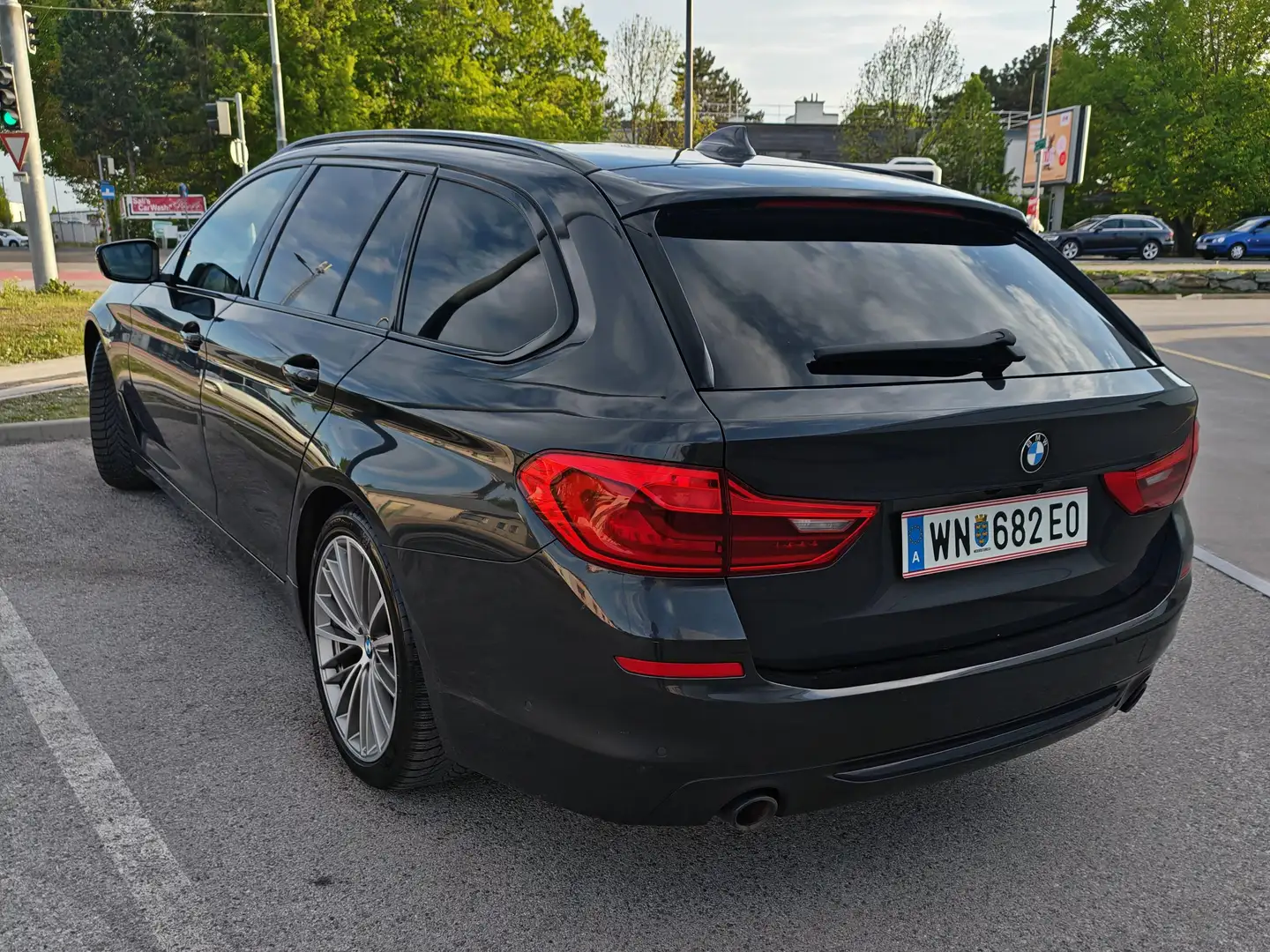 BMW 518 518d Touring SportLine Automatik Grau - 2